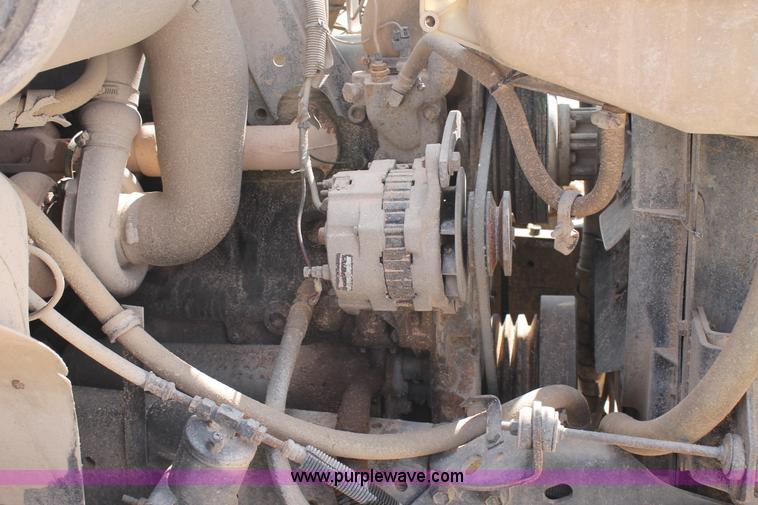 image for item L4325 1992 International 4900 flatbed truck