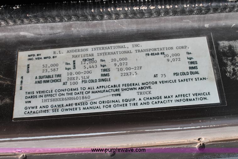 image for item L4325 1992 International 4900 flatbed truck