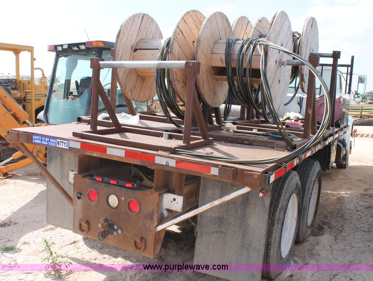 image for item L4326 1991 International 4900 flatbed truck