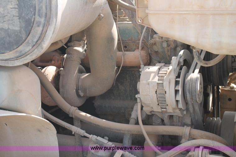 image for item L4326 1991 International 4900 flatbed truck