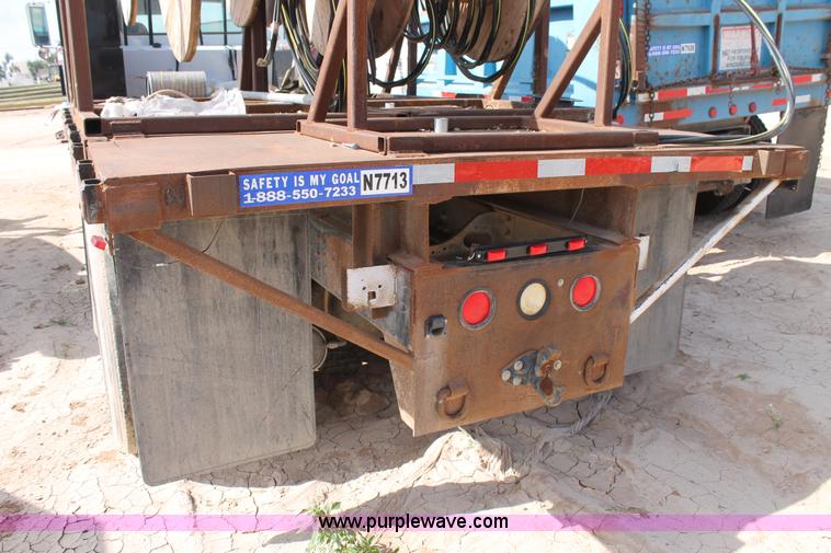 image for item L4326 1991 International 4900 flatbed truck