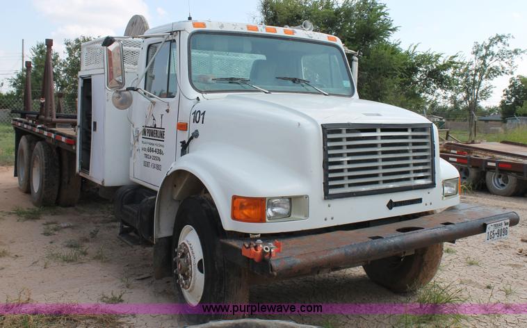 image for item L4327 1993 International 4900 flatbed truck