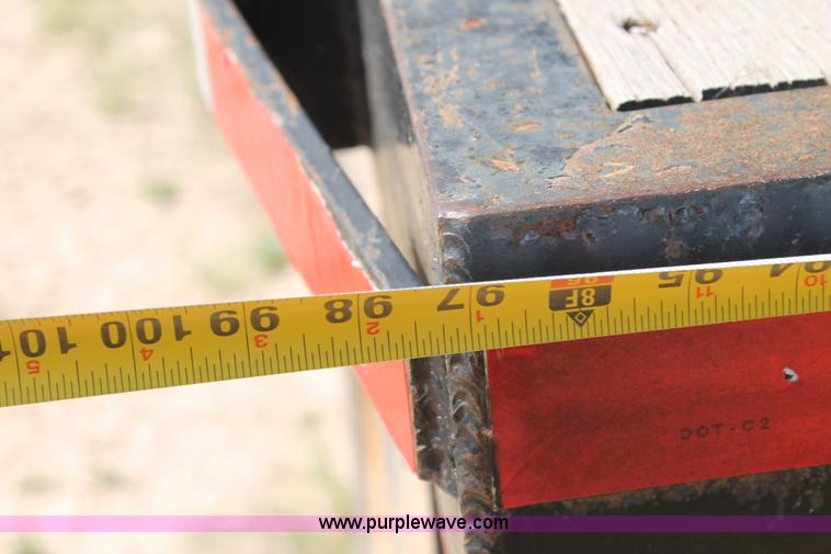 image for item L4327 1993 International 4900 flatbed truck