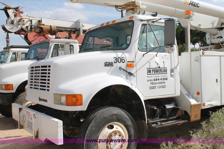 image for item L4328 1998 International 4800 bucket truck