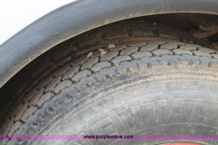 image for item L4328 1998 International 4800 bucket truck