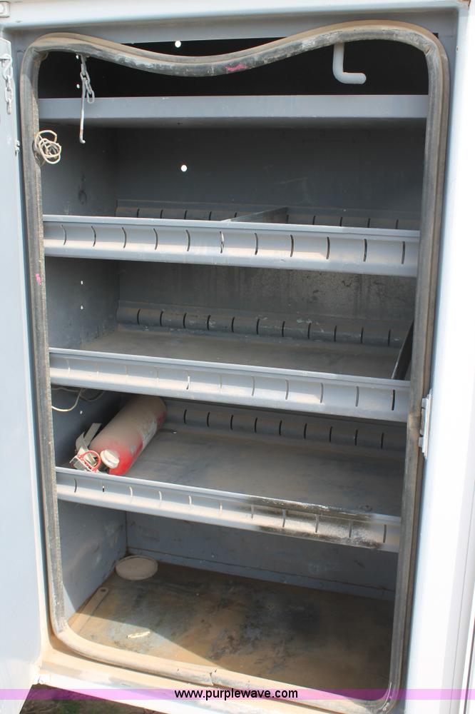 image for item L4328 1998 International 4800 bucket truck