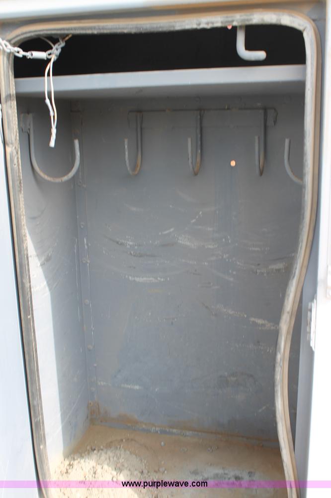 image for item L4328 1998 International 4800 bucket truck