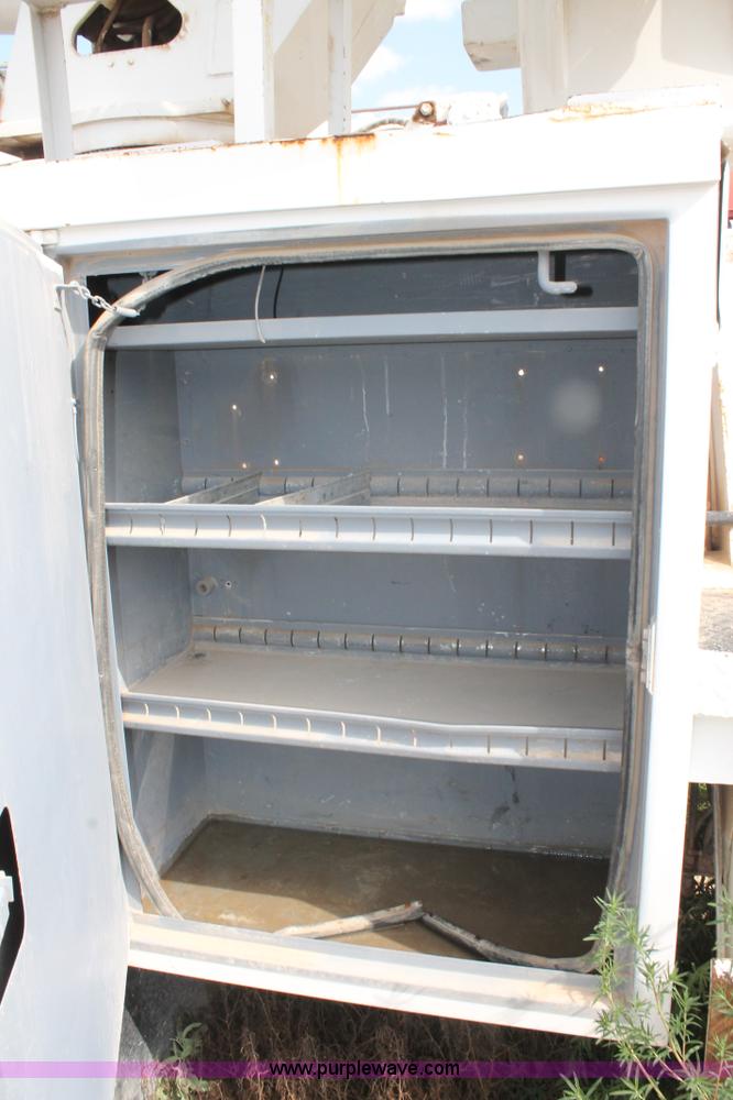 image for item L4328 1998 International 4800 bucket truck