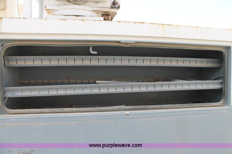 image for item L4328 1998 International 4800 bucket truck