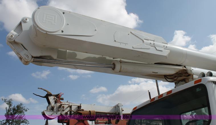 image for item L4328 1998 International 4800 bucket truck