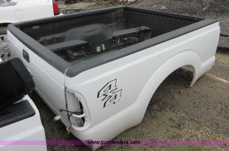 image for item AZ9113 2013 Ford F250 4x4 truck bed