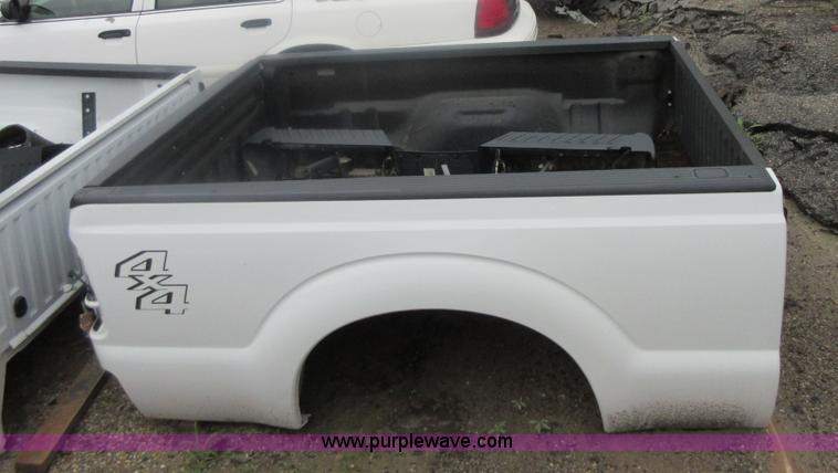 image for item AZ9113 2013 Ford F250 4x4 truck bed