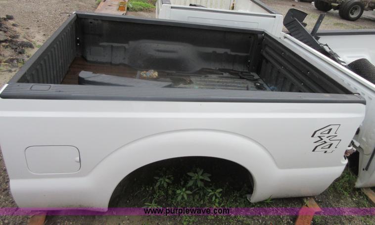image for item AZ9113 2013 Ford F250 4x4 truck bed