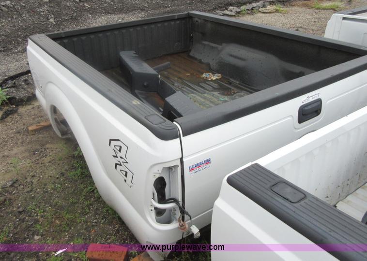 image for item AZ9113 2013 Ford F250 4x4 truck bed