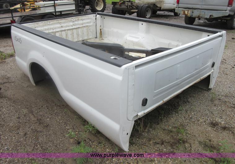 image for item AZ9114 2006 Ford F250 4x4 truck bed