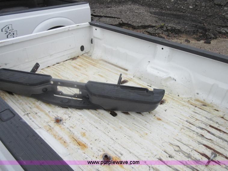 image for item AZ9114 2006 Ford F250 4x4 truck bed