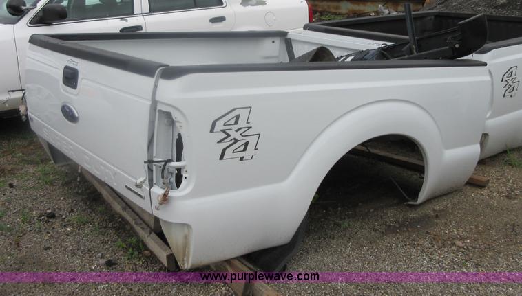 image for item AZ9115 2013 Ford F250 4x4 truck bed