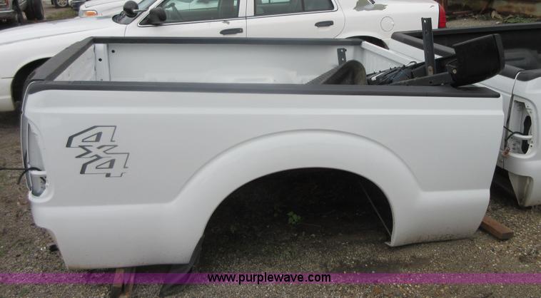 image for item AZ9115 2013 Ford F250 4x4 truck bed