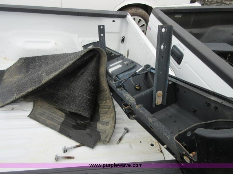 image for item AZ9115 2013 Ford F250 4x4 truck bed