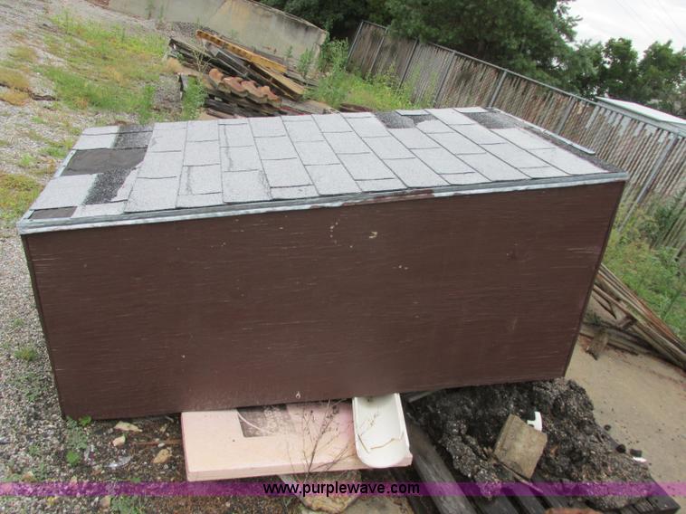 image for item BE9536 Dog house