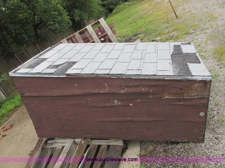 image for item BE9536 Dog house