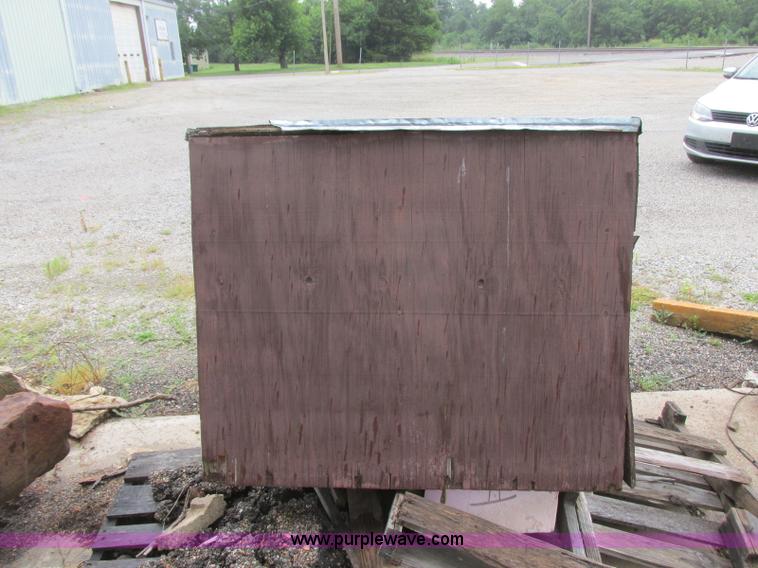 image for item BE9536 Dog house