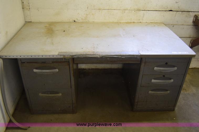 image for item BE9543 Assorted furniture