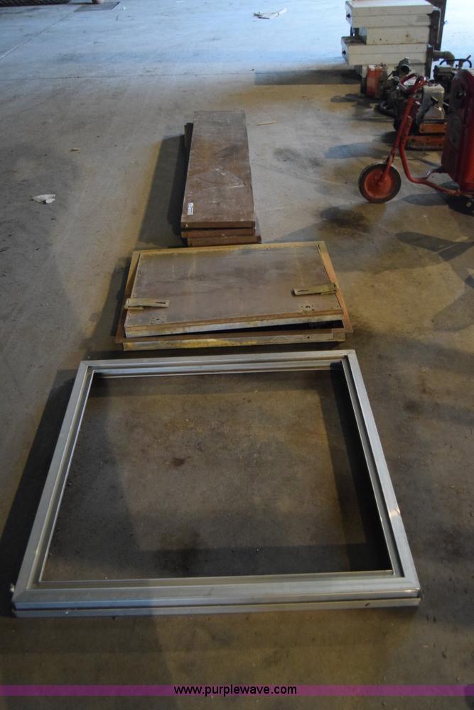 image for item BE9546 Assorted home improvement items