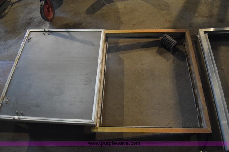 image for item BE9546 Assorted home improvement items