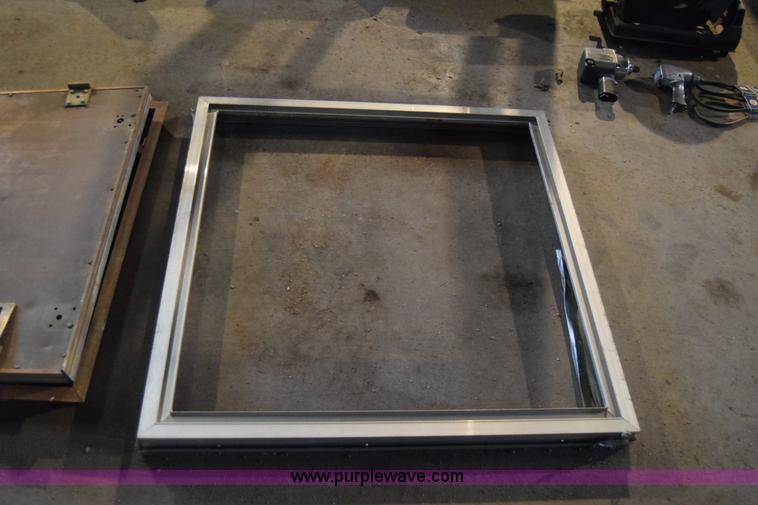 image for item BE9546 Assorted home improvement items