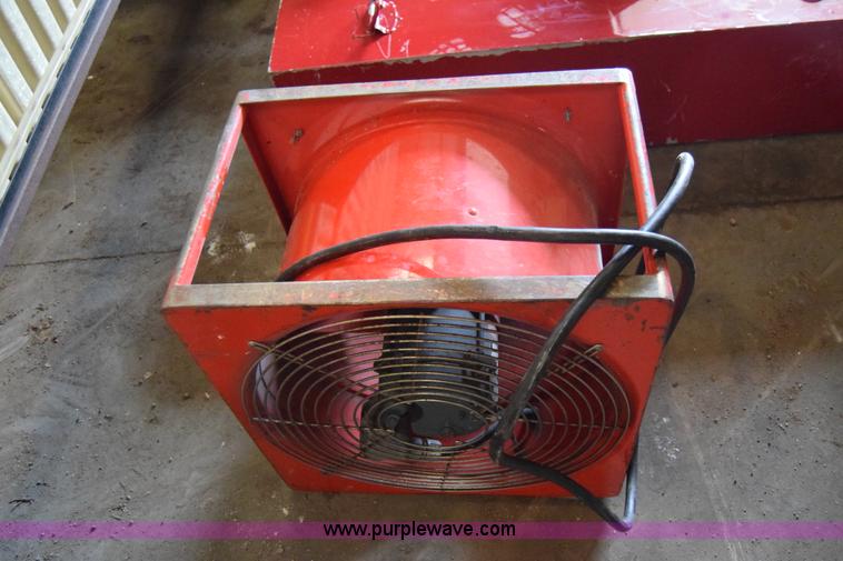 image for item BE9550 Assorted tools