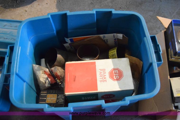 image for item BE9551 Assorted automotive parts