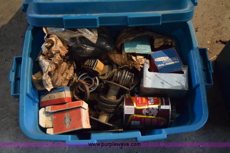 image for item BE9551 Assorted automotive parts