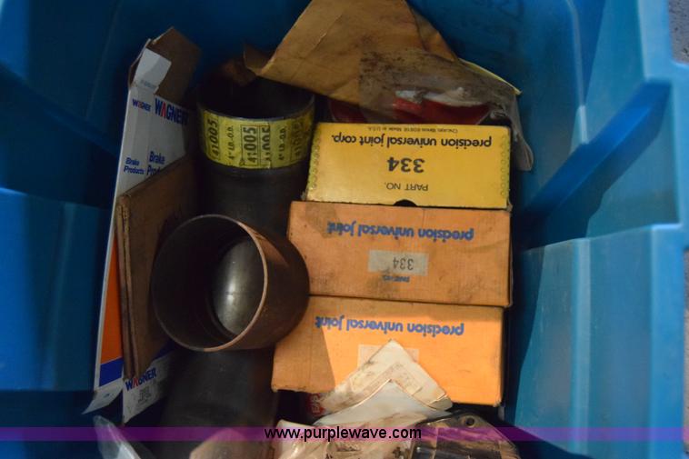 image for item BE9551 Assorted automotive parts