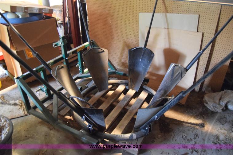 image for item BE9553 Tree Toad tree transplanter