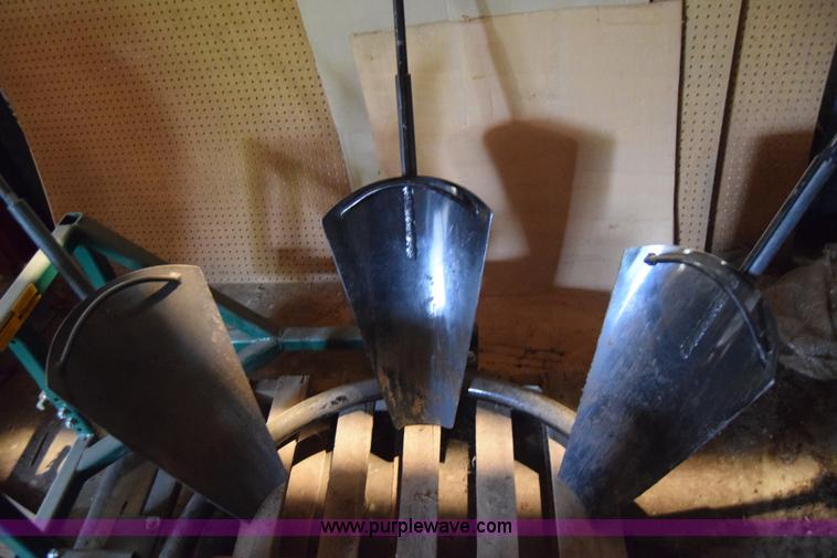 image for item BE9553 Tree Toad tree transplanter