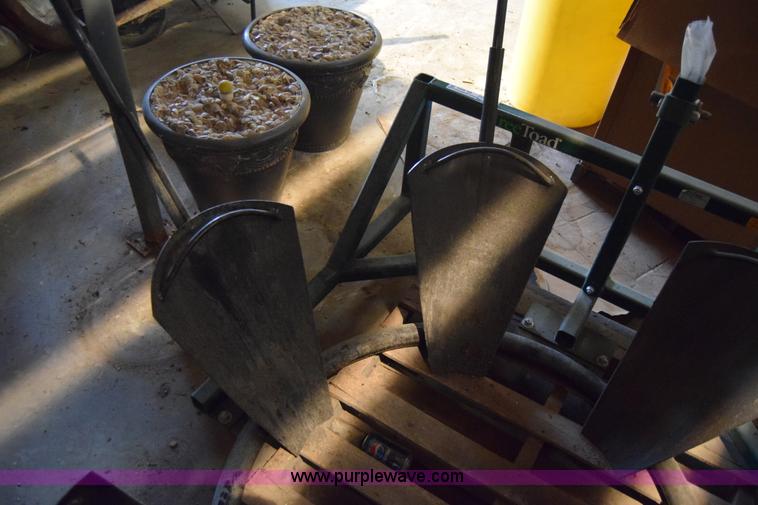 image for item BE9553 Tree Toad tree transplanter