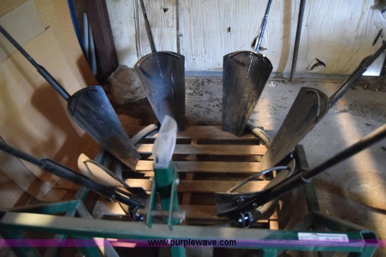 image for item BE9553 Tree Toad tree transplanter