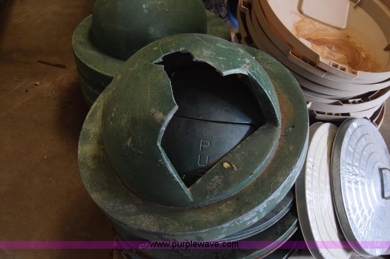 image for item BE9558 Assorted trash cans