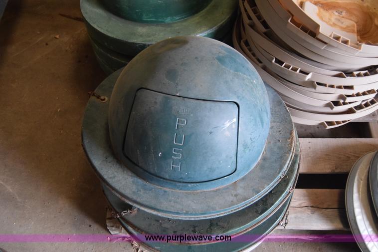 image for item BE9558 Assorted trash cans