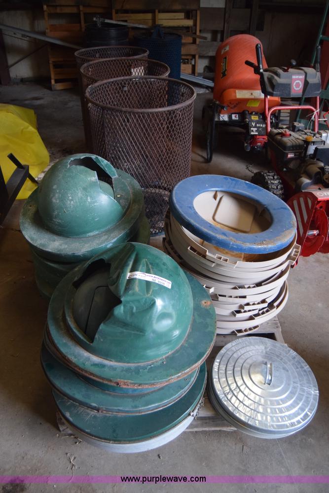 image for item BE9558 Assorted trash cans