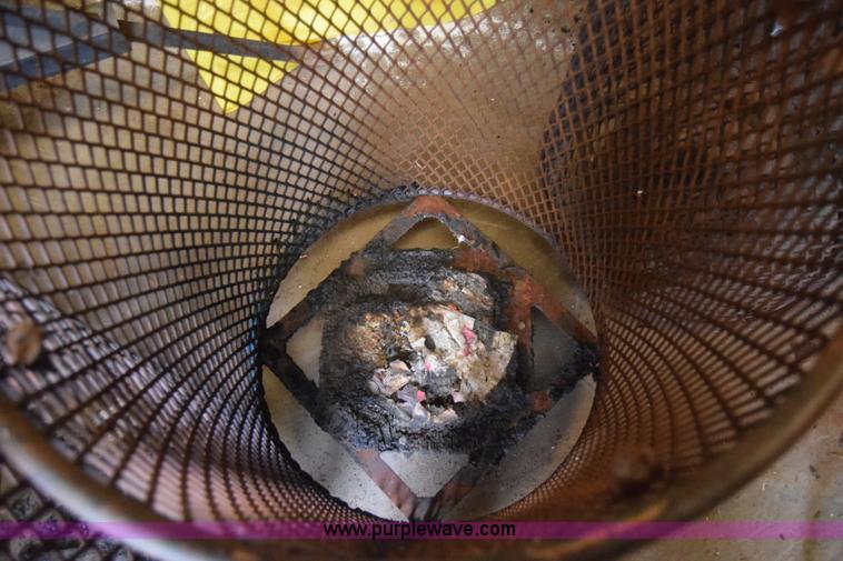 image for item BE9558 Assorted trash cans