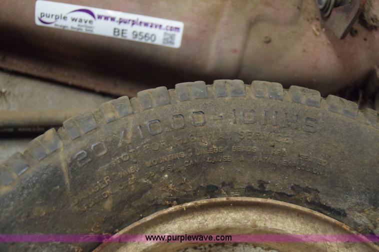 image for item BE9560 Assorted lawn and garden equipment