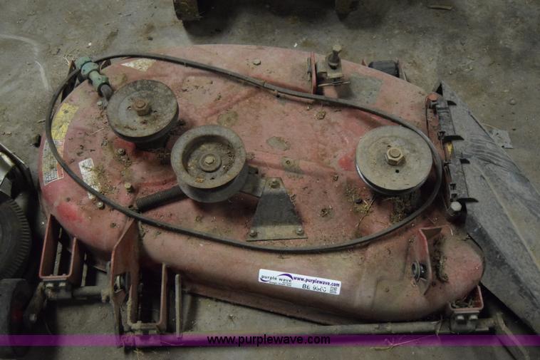 image for item BE9560 Assorted lawn and garden equipment