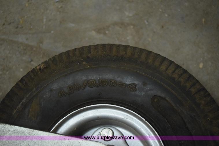 image for item BE9560 Assorted lawn and garden equipment