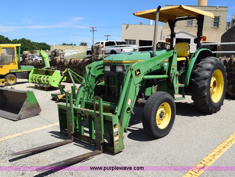 image for item BI9424 John Deere 5200 tractor