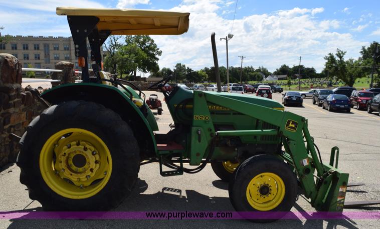 image for item BI9424 John Deere 5200 tractor