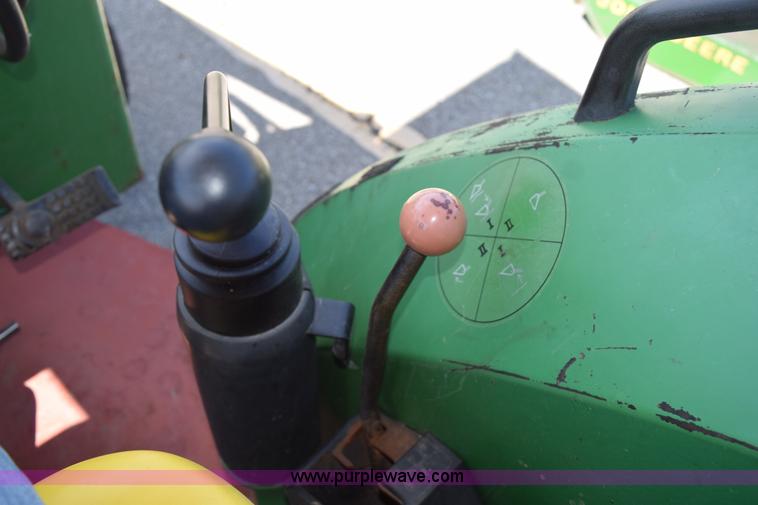 image for item BI9424 John Deere 5200 tractor