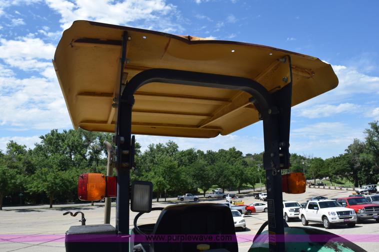 image for item BI9424 John Deere 5200 tractor