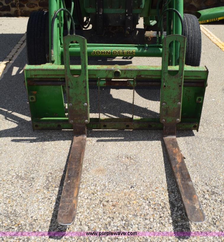 image for item BI9424 John Deere 5200 tractor